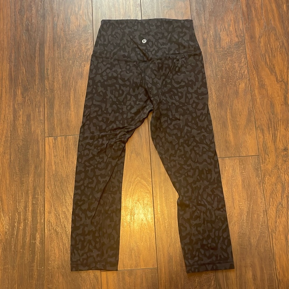 Lululemon Women’s Align, Size 8. Black and Gray animal print, cropped